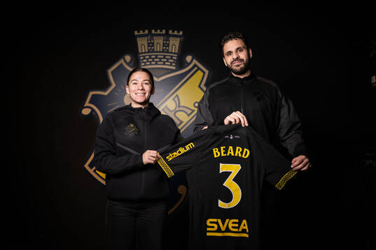 AIKs Angela Beard och sportchef Zinar Spindari