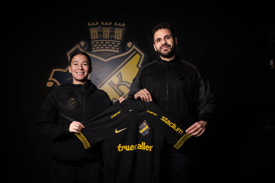 AIKs Angela Beard och sportchef Zinar Spindari