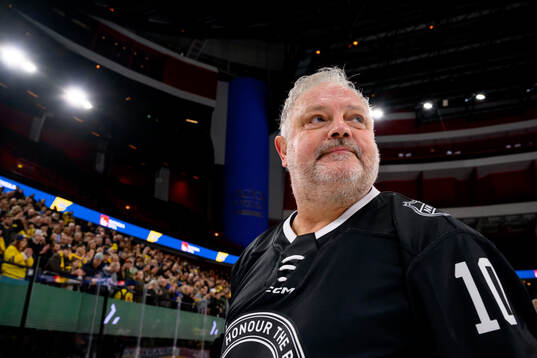 Esa Tikkanen of NHL Alumni
