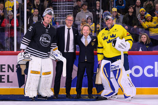 Goaltender Pekka Rinne of NHL Alumni and goaltender Henrik