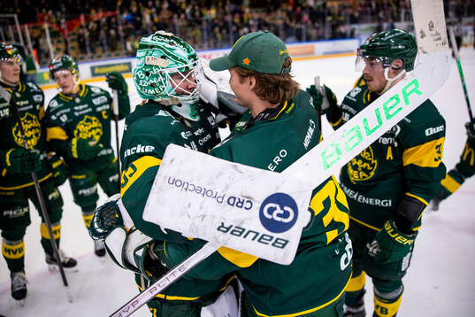 Björklövens målvakt Melker Thelin och Joona Voutilainen