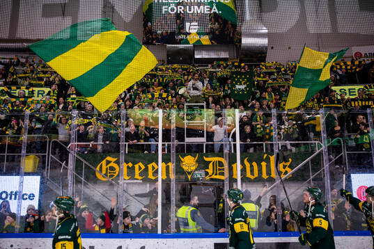 Björklövenspelare jublar
