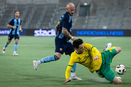 Djurgårdens Magnus Eriksson och Ilves Sauli Väisänen