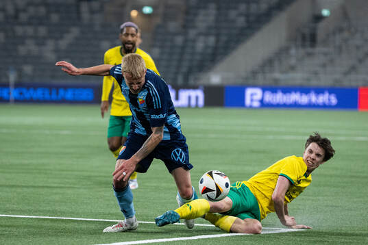 Djurgårdens Viktor Bergh och Ilves Jaakko Moisio