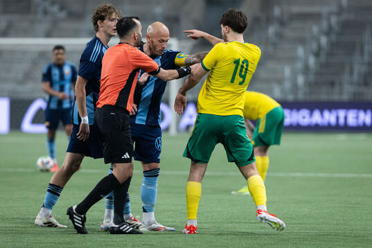 Djurgårdens August Priske i bråk med Ilves Oiva Jukkola