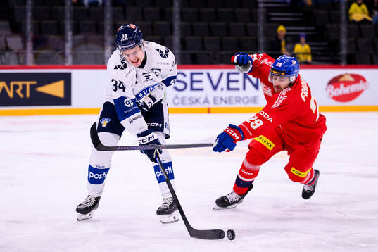 Nuutti Viitasalo of Finland and Petr Fridrich of Czech