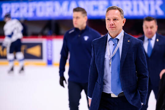 Head coach Jussi Tapola of Finland