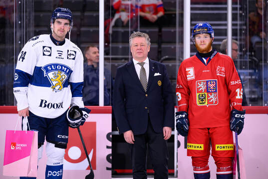 Julius Nättinen of Finland and Oscar Flynn of Czech