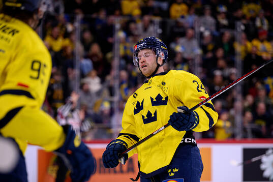 Oscar Lindberg of Sweden