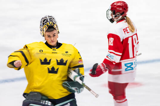 Goaltender Emma Söderberg of Sweden