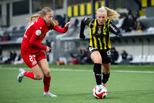 FC Nordsjällands Signe Antvorskov och Häckens Matilda
