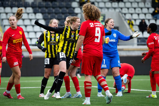Häckens Emma Östlund jublar