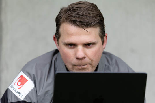Häckens assisterande tränare Vigan Berbatovci