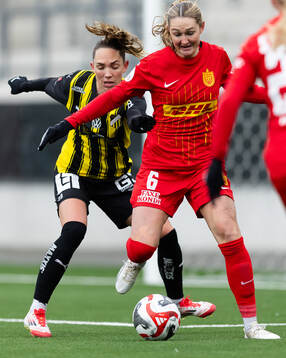 Häckens Elin Rubensson och FC Nordsjällands Winonah