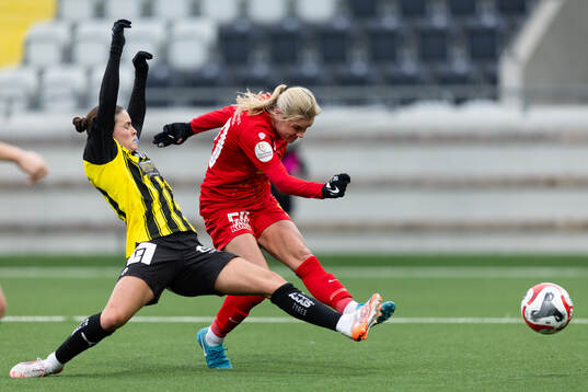 Häckens Hanna Wijk och FC Nordsjällands Anna Walter