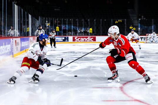 Oscar Flynn of Czech Republic and Lukas Frick of Switzerland