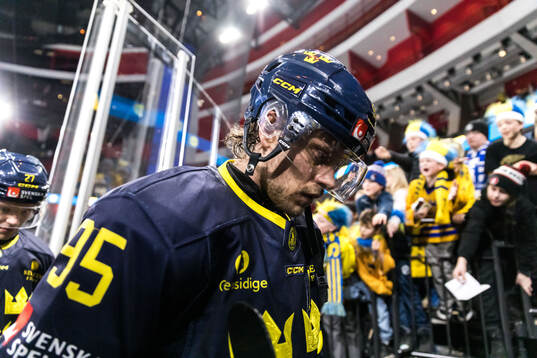 Jacob De La Rose of Sweden looks dejected