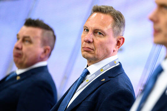 Head coach Jussi Tapola of Finland