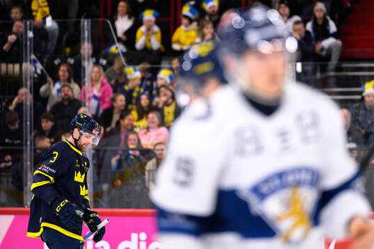 Klas Dahlbeck of Sweden looks dejected