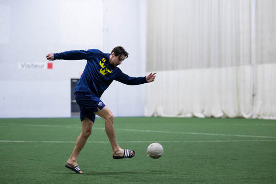 Erik Karlsson of Sweden playing football