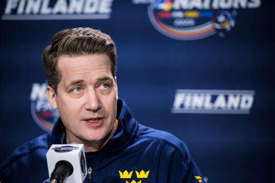 Head coach Sam Hallam of Sweden at a press conference