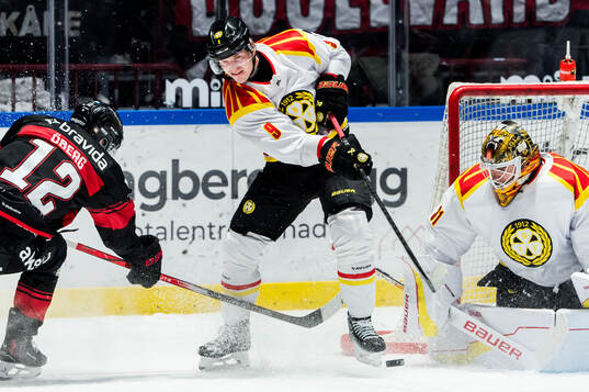 Malmö Redhawks Linus Öberg och Brynäs Victor