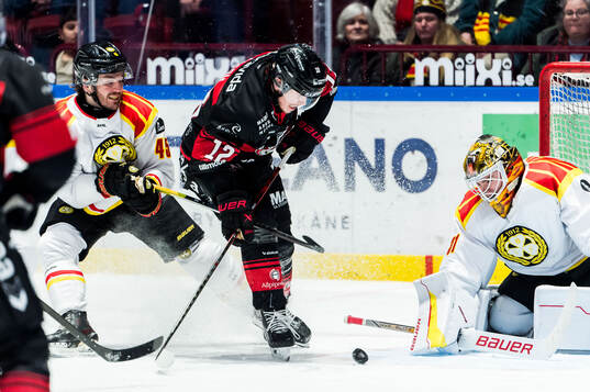 Malmö Redhawks Linus Öberg mot Brynäs Charles-Édouard