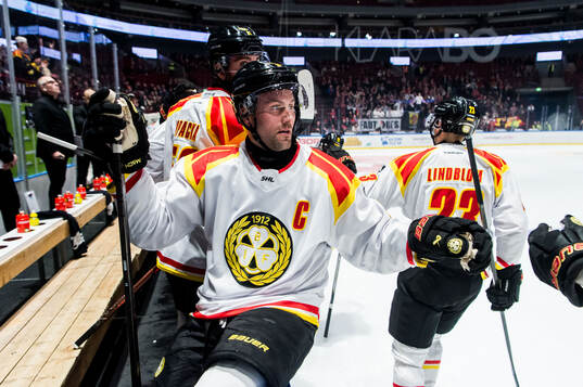 Brynäs Johan Larsson jublar