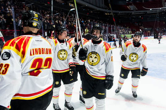 Brynäs spelare jublar