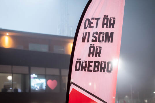 Ett hjärta och texten Det är vi som är Örebro