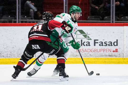 Örebros Kalle Kossila och Rögles Josh Dickinson
