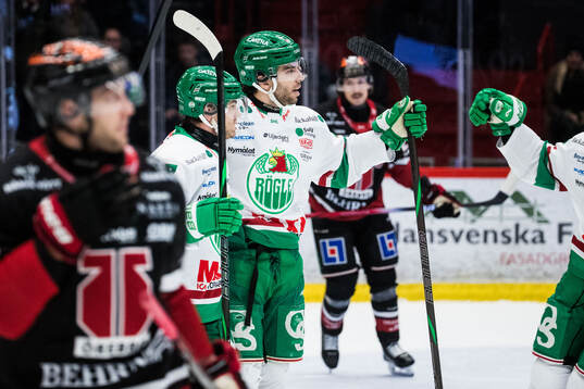 Rögles Josh Dickinson jublar