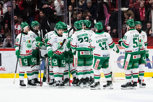 Rögles spelare jublar
