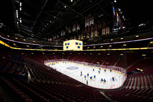 Players of Sweden at a practice session
