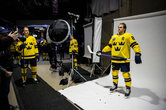 Gustav Forsling and William Nylander of Sweden