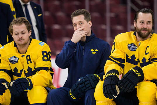 William Nylander, head coach Sam Hallam and Victor Hedman