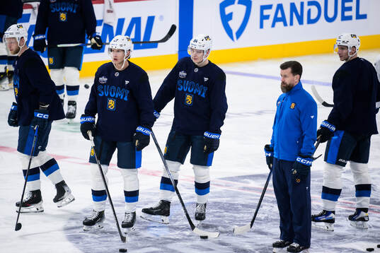 Nikolas Matinpalo, Eetu Luostarinen, Kaapo Kakko and Esa