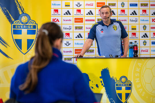 Head coach Martin Qwarmans Möller of the Swedish women's