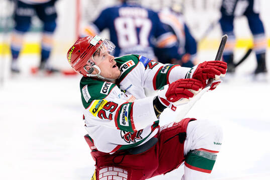 Modos Mikkel Aagaard jublar