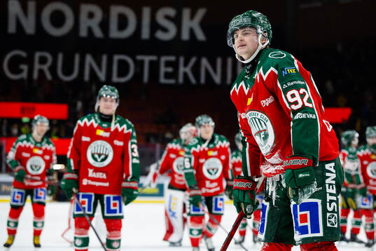 Frölundas Filip Cederqvist jublar framför klacken