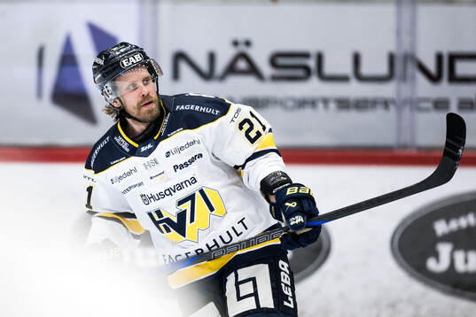HV71s Mattias Tedenby deppar
