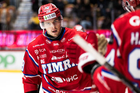 Timrås Filip Hållander jublar