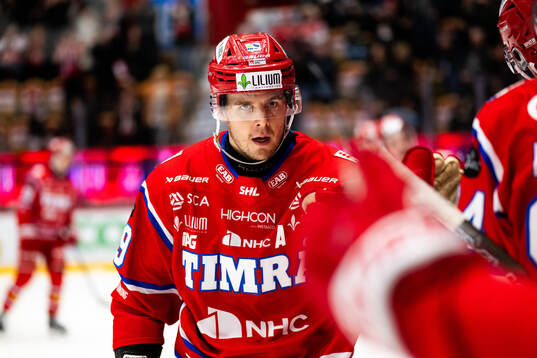 Timrås Filip Hållander jublar