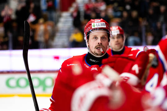 Timrås Jonathan Dahlén jublar