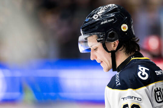 HV71s Jamiro Reber deppar