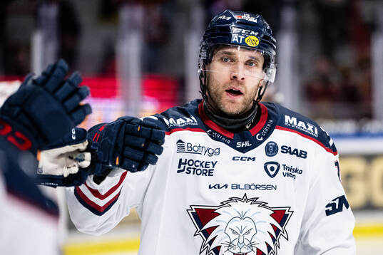Linköpings Patrick Russell jublar