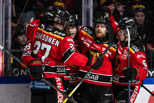 Luleås Brian O'neil jublar