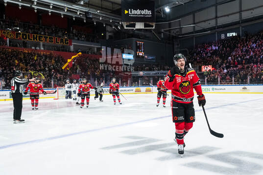 Luleås Oskari Laaksonen jublar