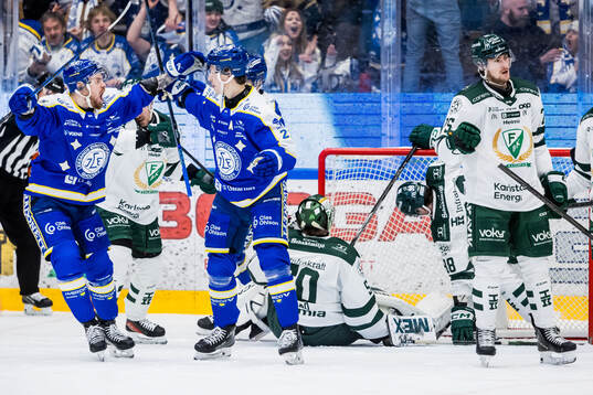 Leksands Lukas Vejdemo och Lucas Elvenes jublar  medan