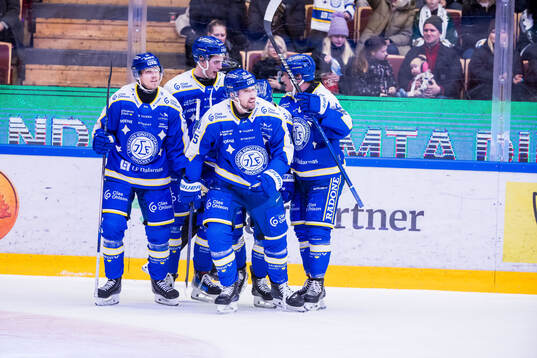 Leksands Max Veronneau jublar